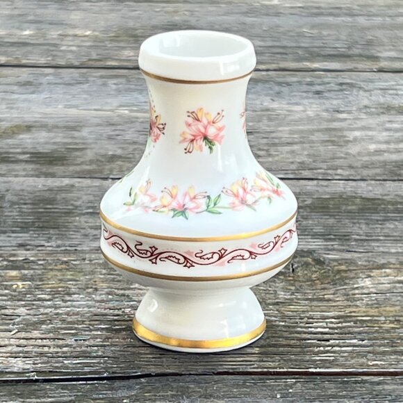 1982 Franklin Mint Flowers of the Victorian Year Mini Honey Suckle June Bud Vase - Picture 4 of 8